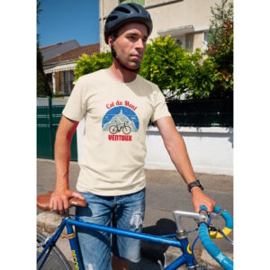 5098 Un cycliste avec un Tshirt de couleur naturel qui affiche Col du Mont Ventoux